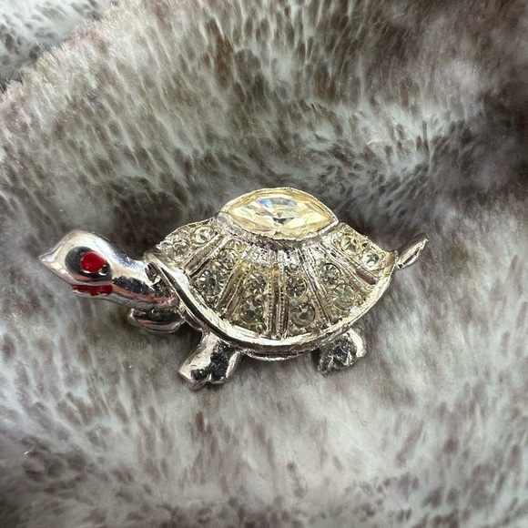 ❤️ Turtle Hat Pin / Brooch Vintage - Picture 1 of 8